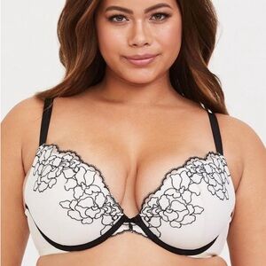 Plunge Push-Up Contrast Embroidered Lace Straight Back Bra in 40 DDD from Torrid